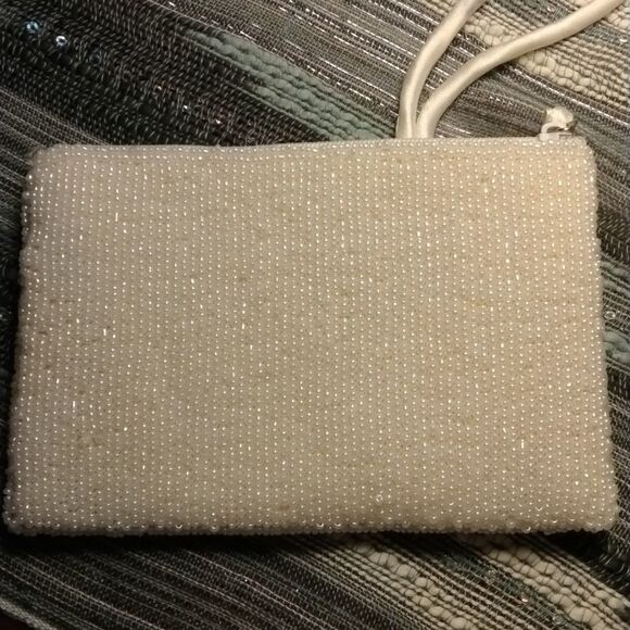 Beaded wristlet  - Picture 3 of 4